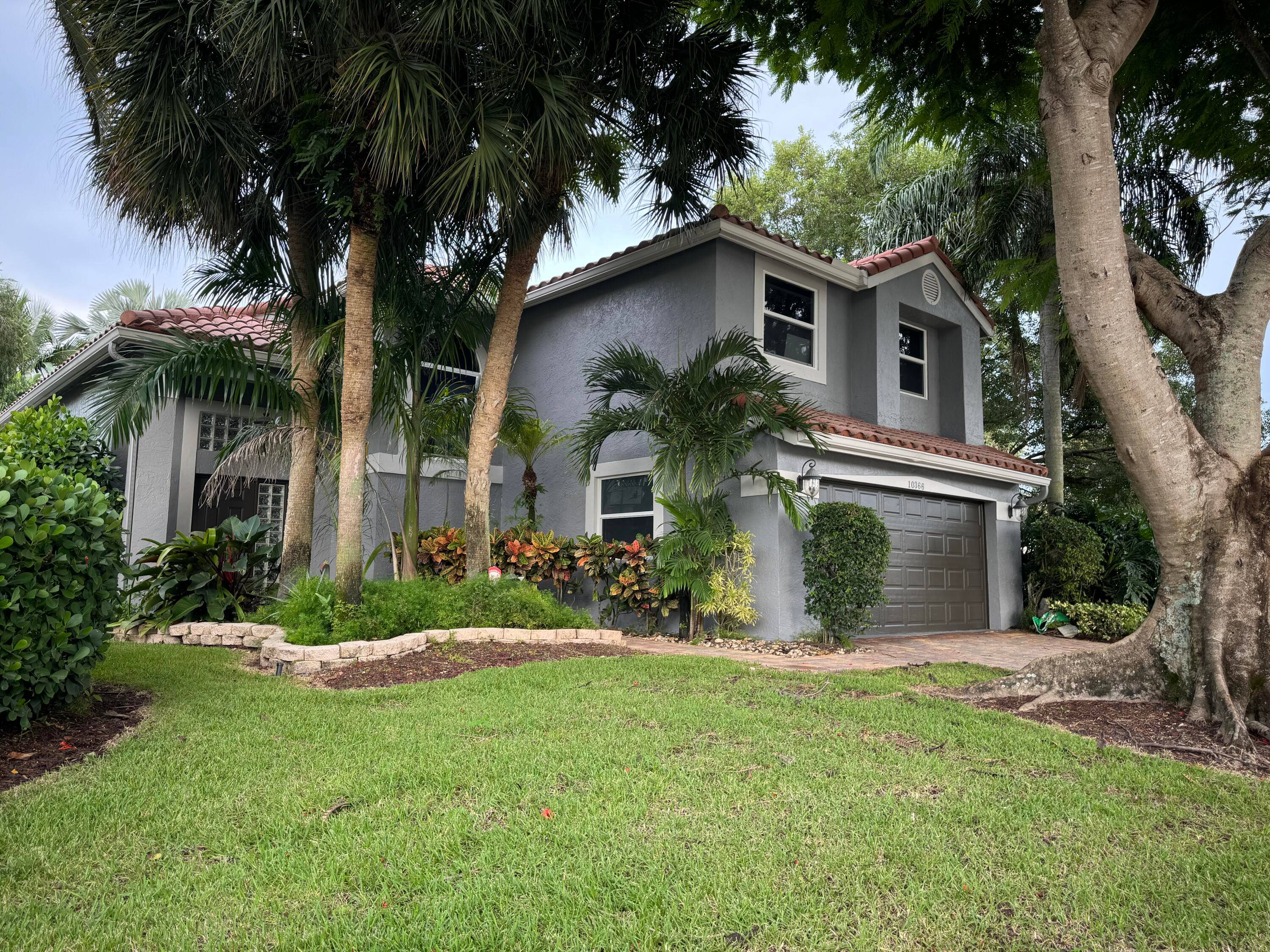 Beautiful Remodeled 4 bedroom 2.