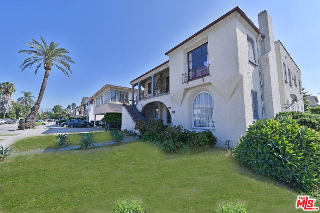 1068  S Wooster St 4BR Beverlywood La