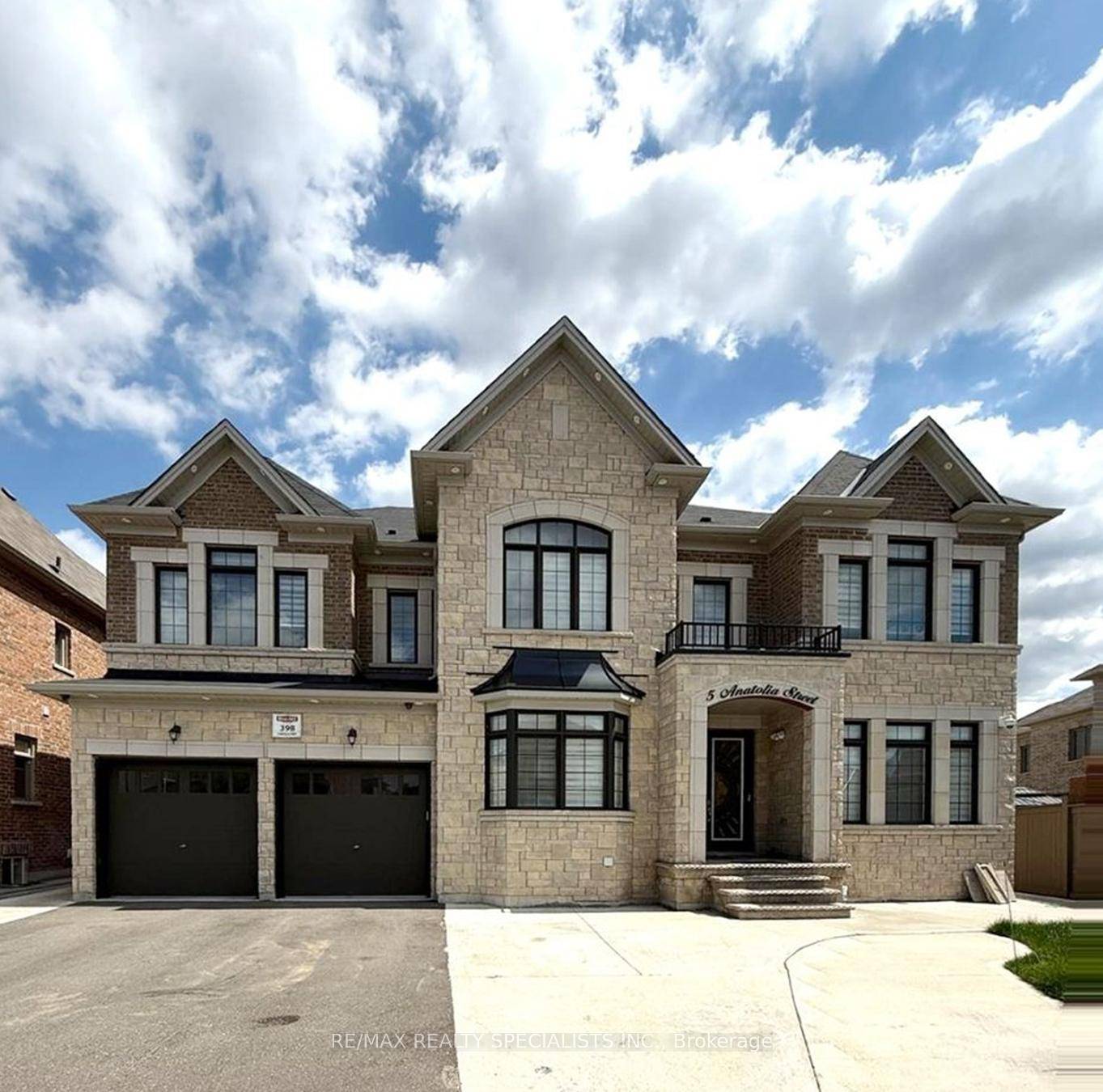 Luxurious 5 4 Bed, 8 Bath Showstopper on a Premium Pie Shaped Lot !