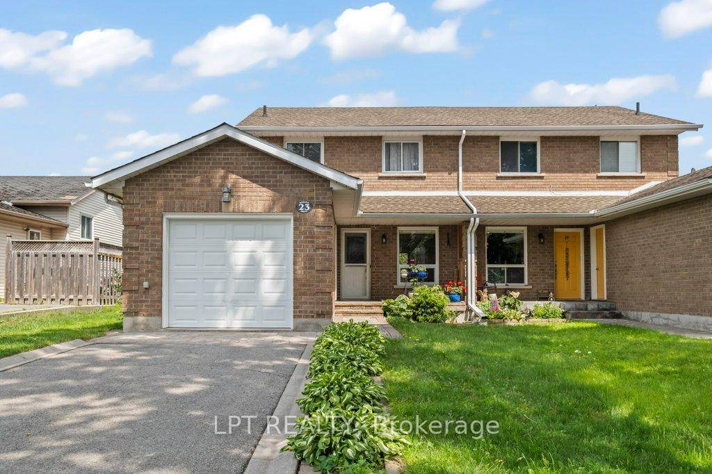 Welcome to this stylishly updated and well maintained two storey home in Kingstons sought after east end.