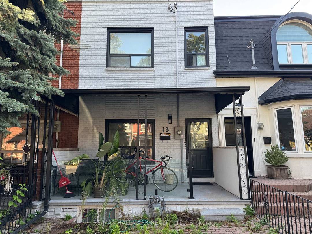 Nestled in a prime location, this revamped main unit in a townhouse offers a modern urban vibe.