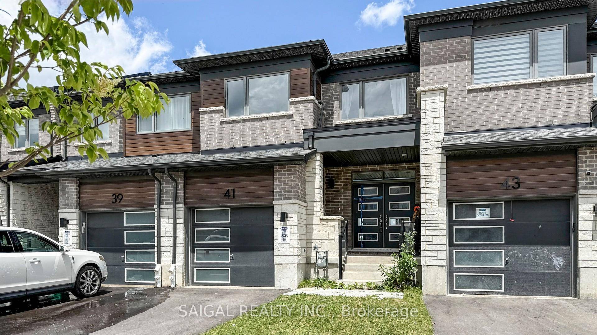 Welcome to the Mattamy Princeton model a beautifully designed 2 storey townhome featuring 3 spacious bedrooms, 3 bathrooms, and a walk out basement.