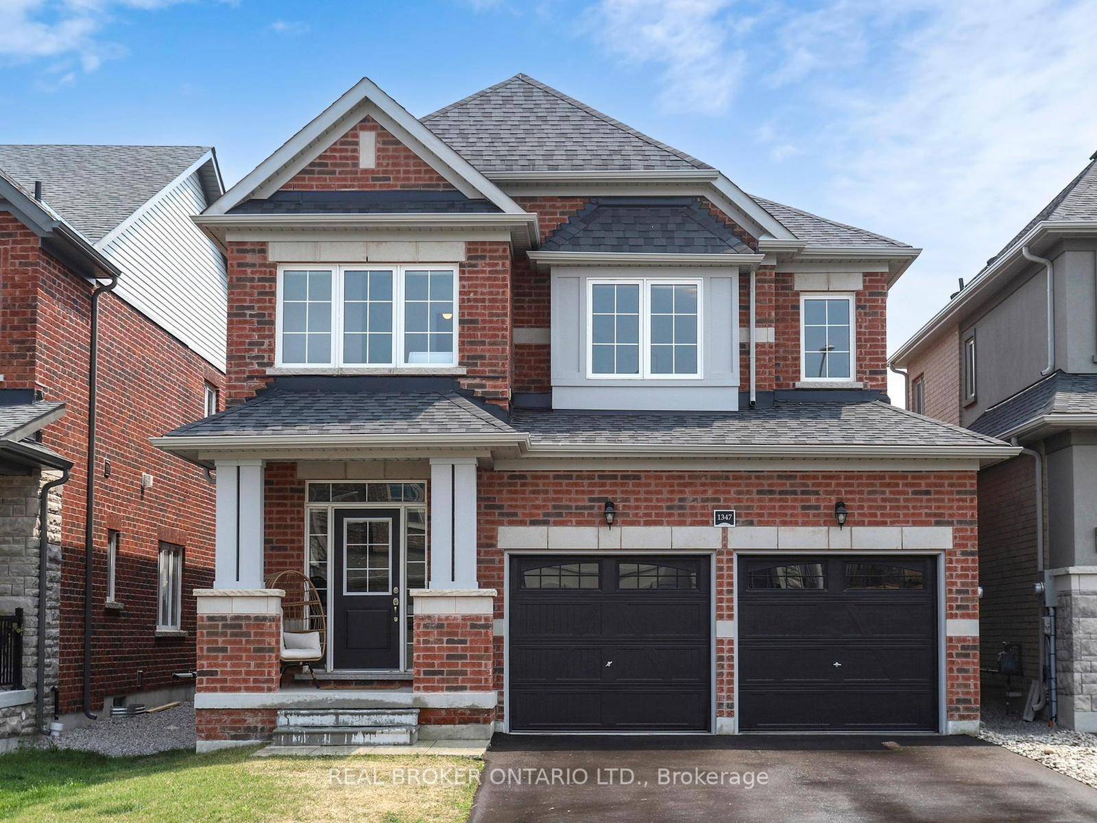Welcome to Stevens Rd, Innisfil, where Comfort Meets Lifestyle.