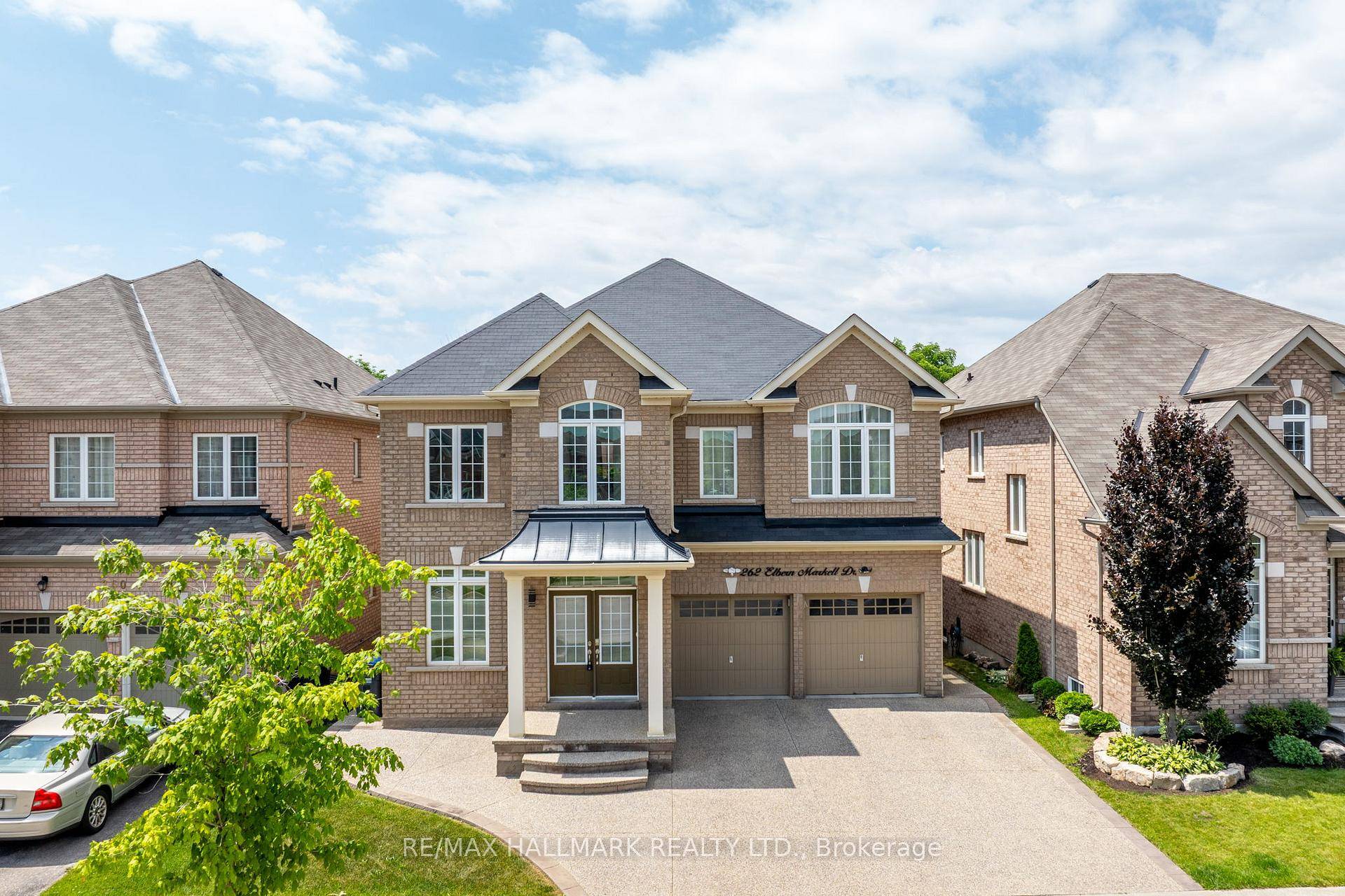 Set in one of Brampton's most desirable neighbourhoods, this luxurious 4 2 bedroom, 4 2 bathroom detached home offers elegance, space, and versatility for modern family living.