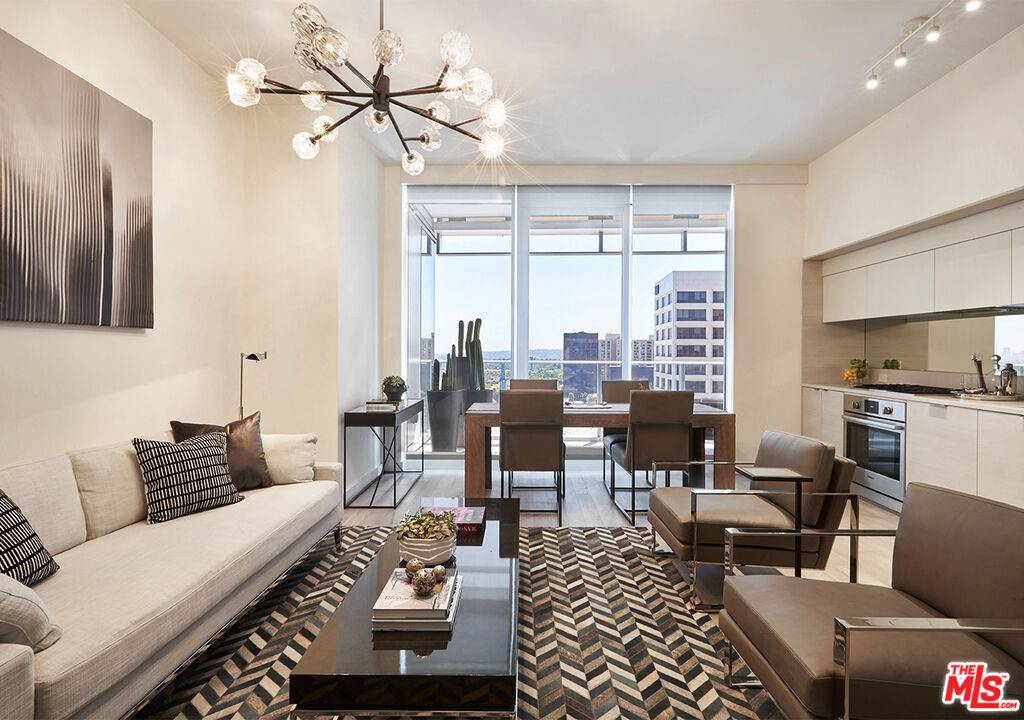 10000   Santa Monica Blvd 3BR Beverlywood La