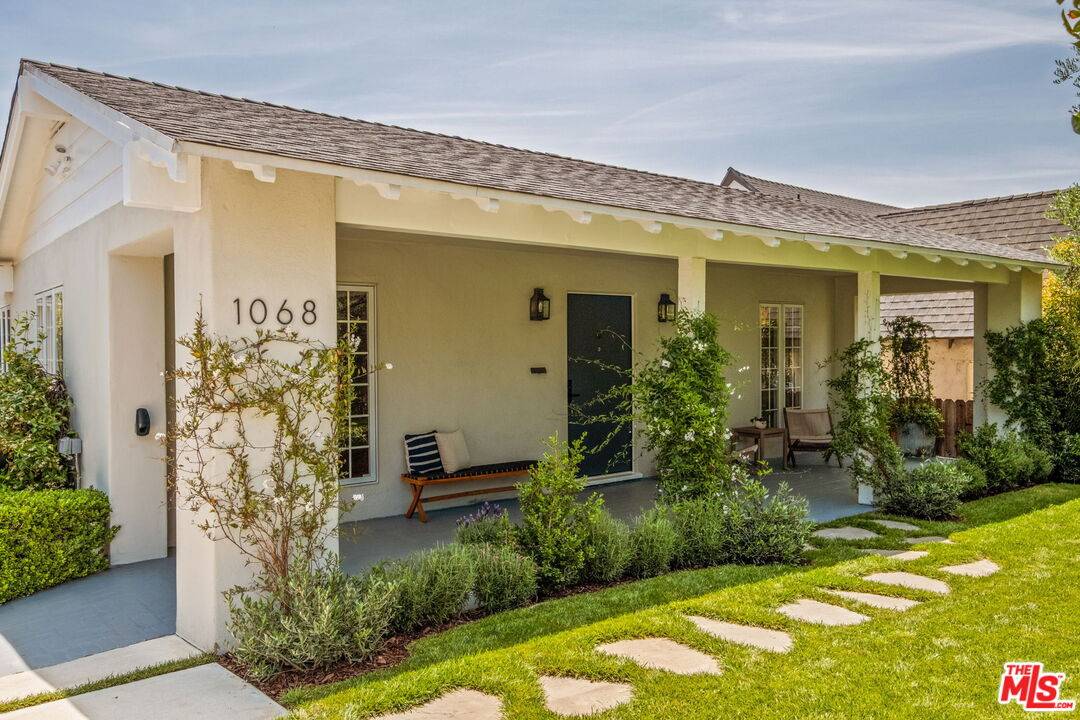 1068   Queen Anne Pl 4BR La