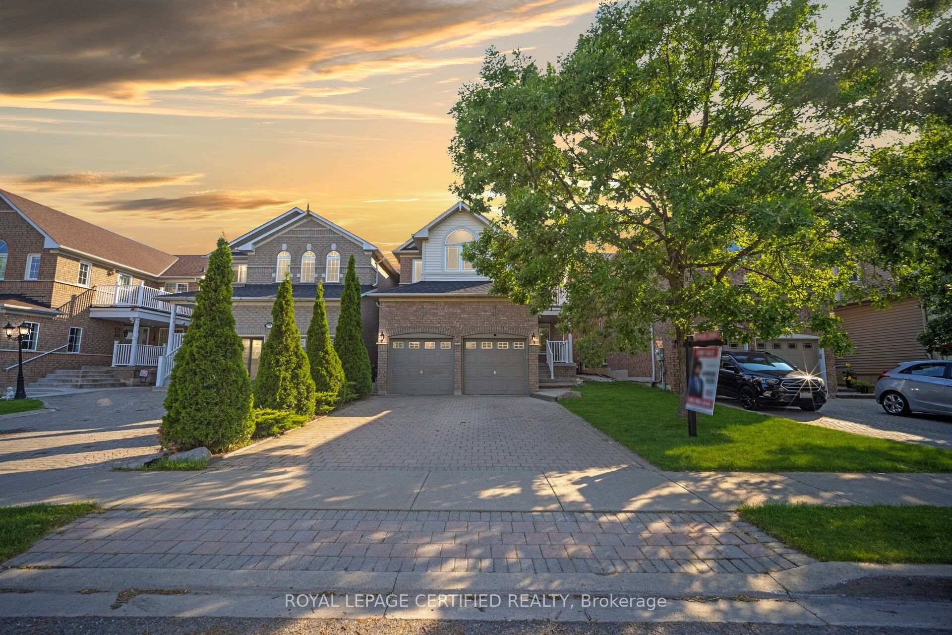 Stunning 4 Bedroom Detached Home in Prime Brampton Location !