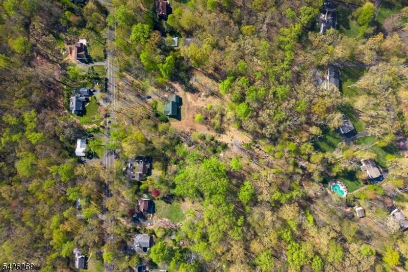 Two adjacent lots 63 and 65 Hillcrest Road being sold as one transaction 2.