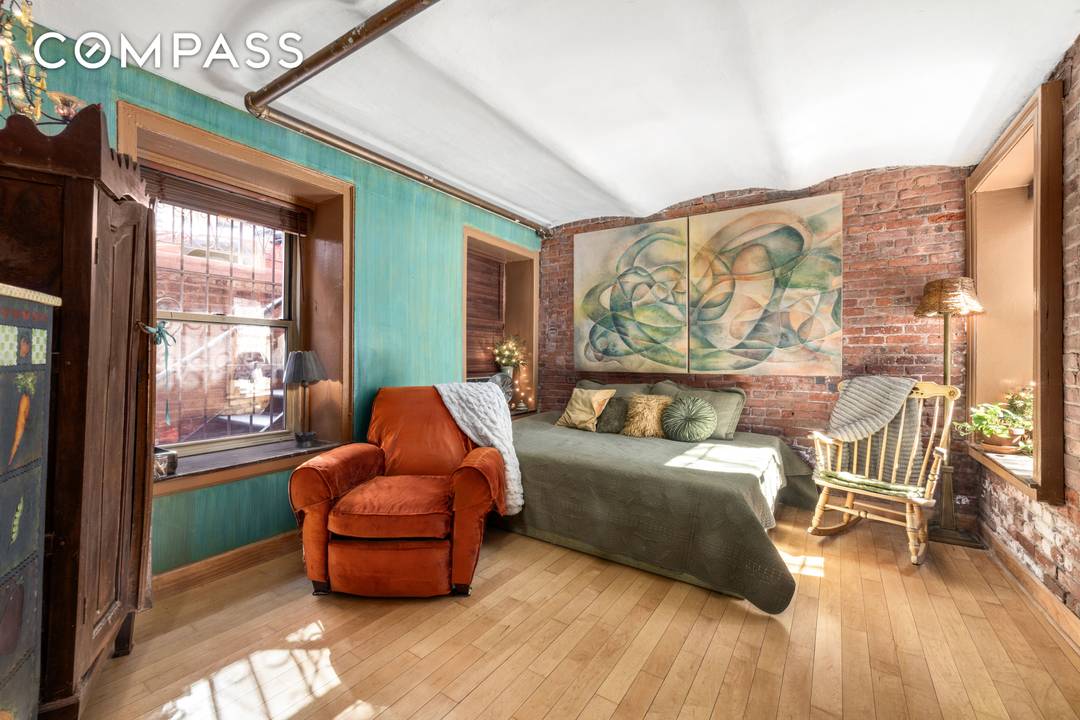 Charming garden level studio with in unit washer dryer, ideally located in the heart of the West Village.