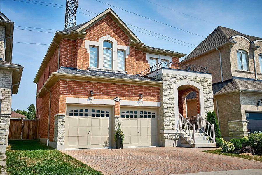 Stunning Executive 4 Bedoorm 2 Storey, Upgraded Kit.