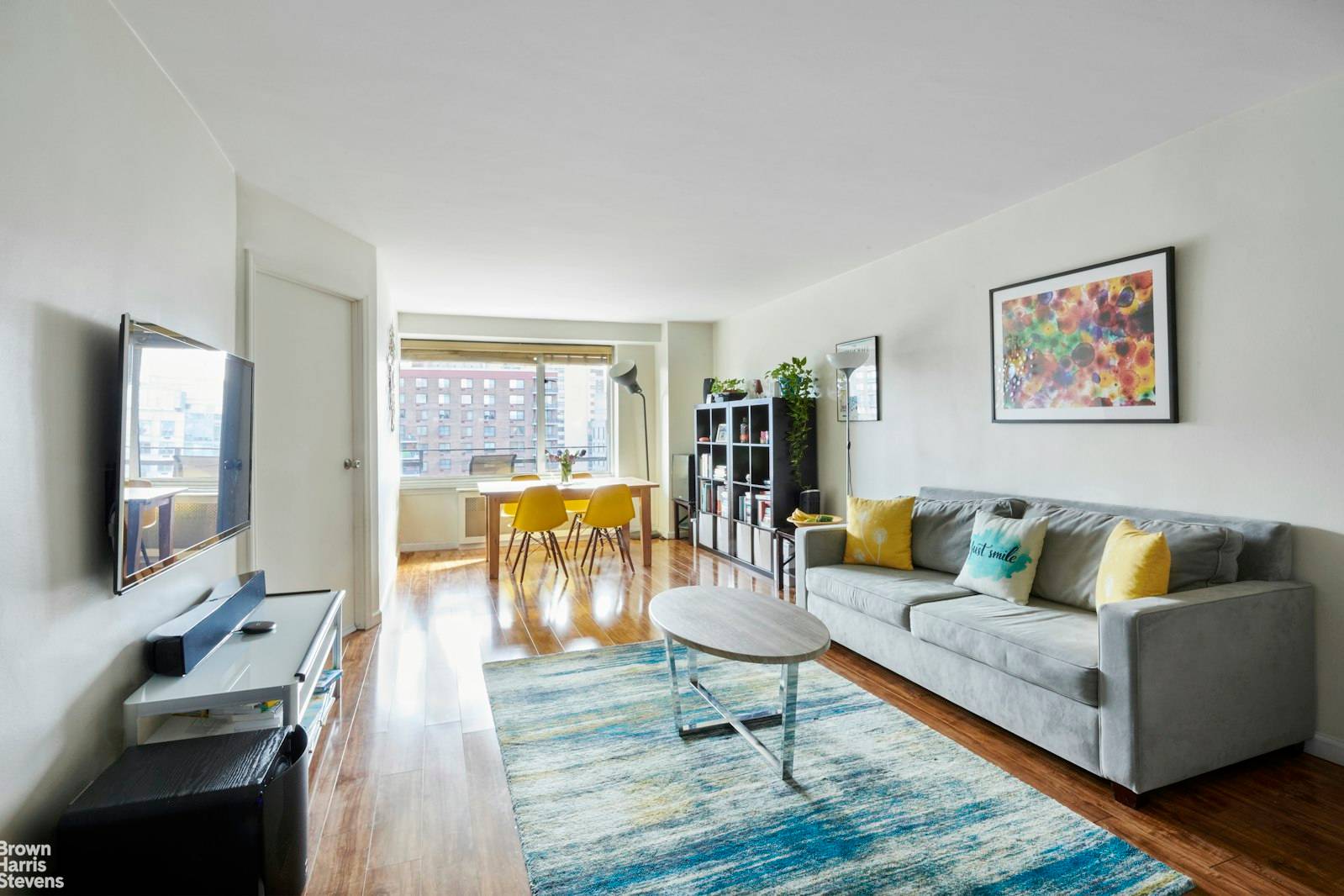 This Large and flexible 1 Bedroom, 1 Bath Condominium is located in one of New York City's premiere Upper West Side neighborhoods.
