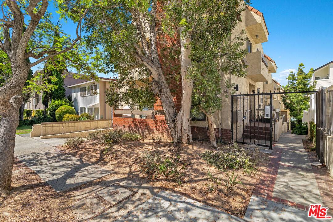 1825   Westholme Ave 2BR Beverlywood La