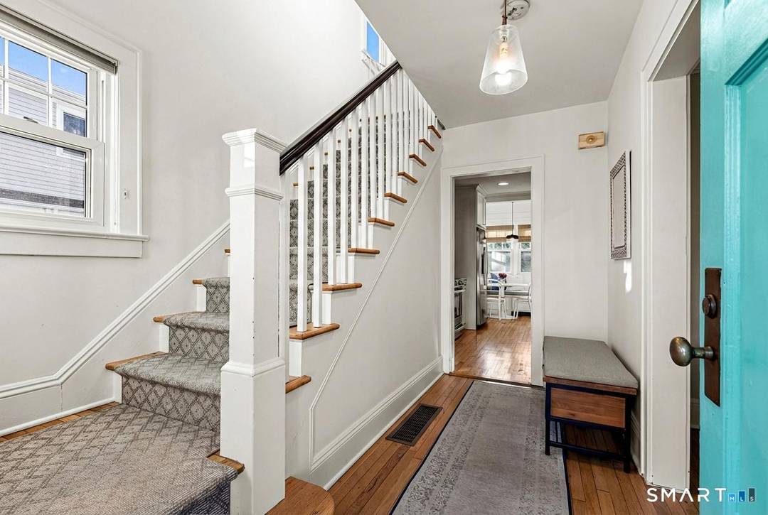 Charming, renovated Noroton Heights colonial, with an easy walk to train, dining and shopping, awaits !