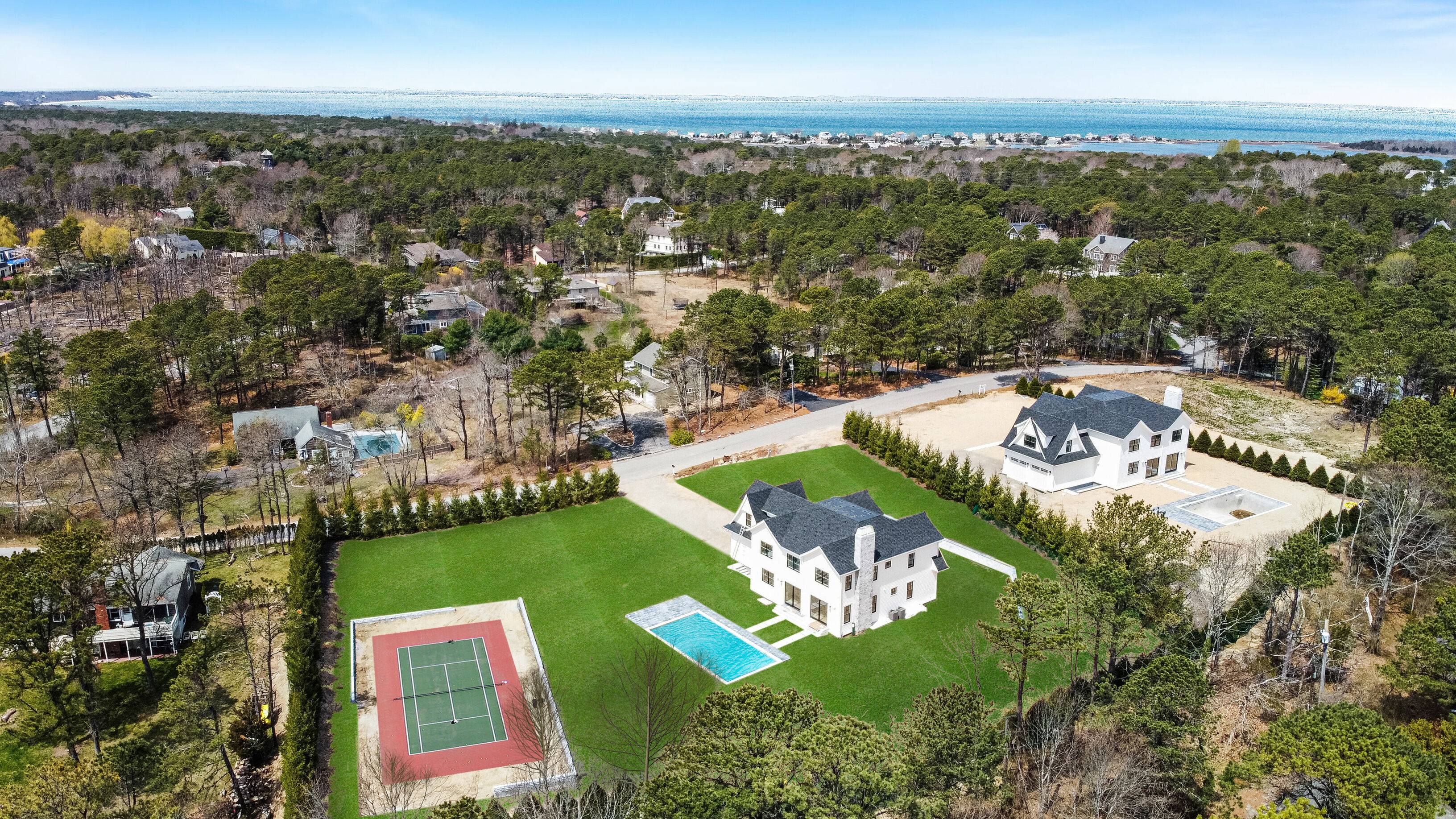 Stunning Luxurious design with Pool and Tennis