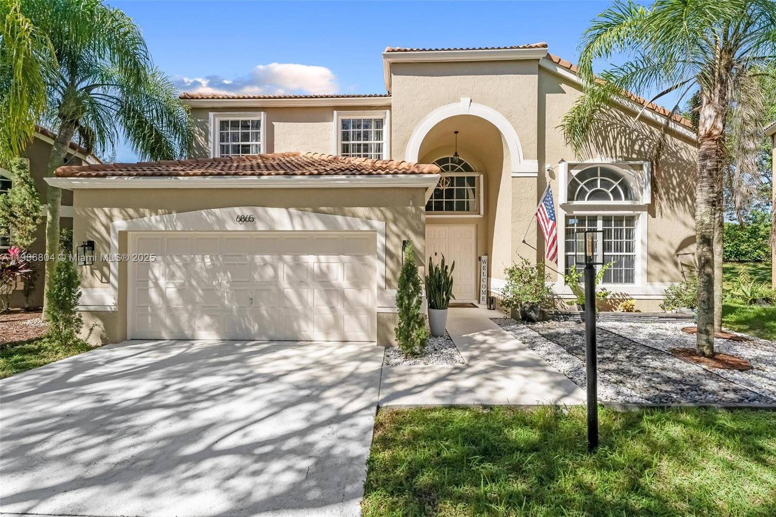 Luxurious 4 bed, 2. 5 bath home in the exclusive gated community of Mayfair, Parkland.