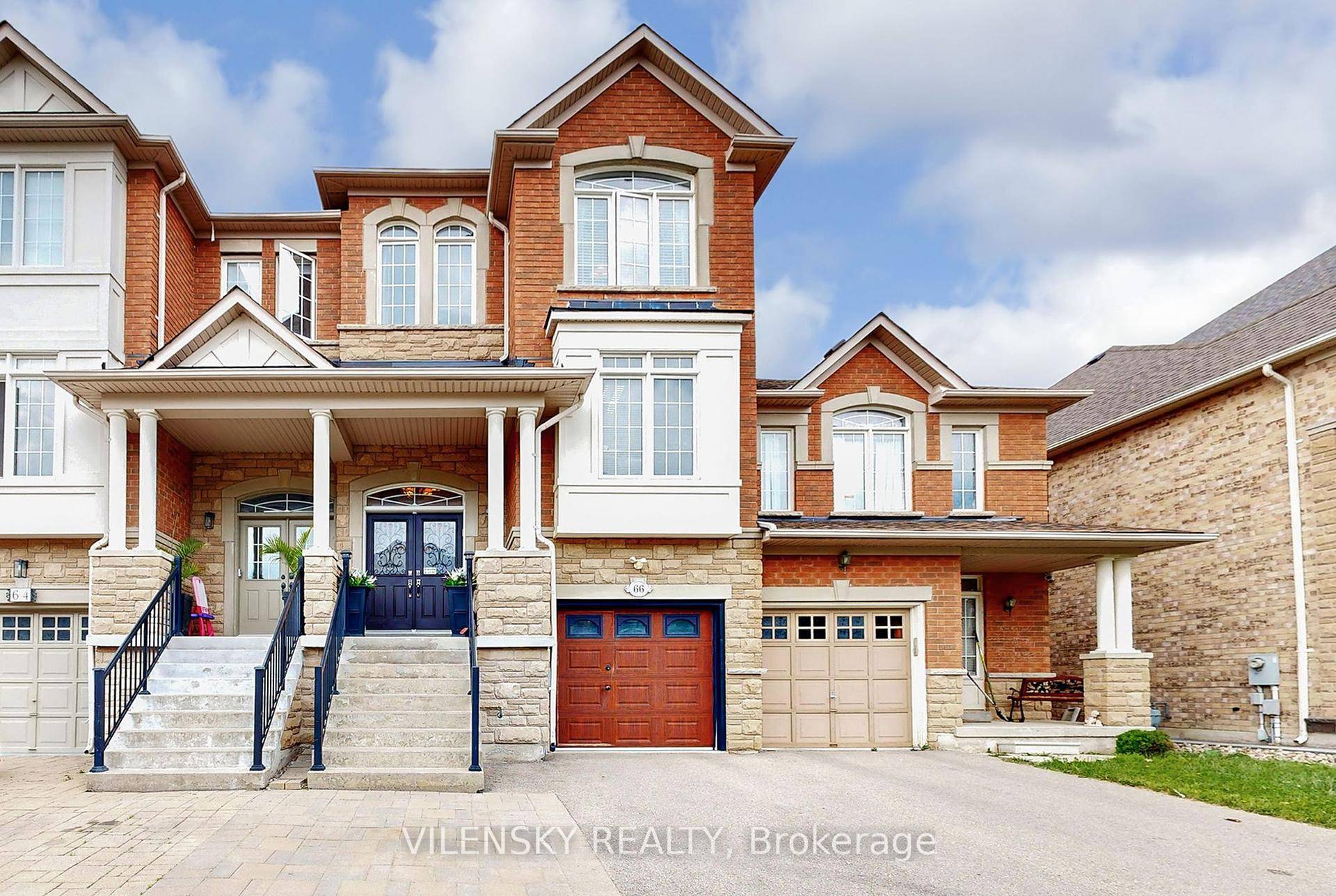 L U X U R Y L I V I N G In The Valleys Of Thornhill Stunning Family Home With Over 3000 Sqft Of Living Space !