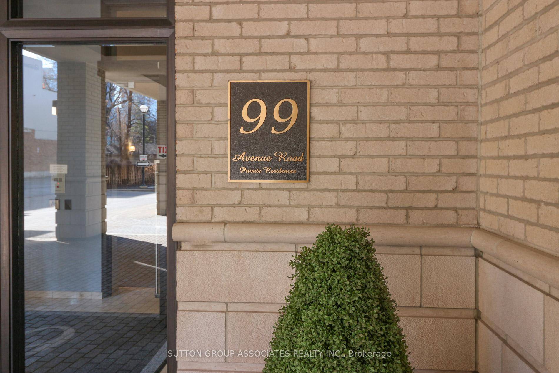 2 Bedroom 2 Bath Luxury Condo With Rare Dedicated EV Charger in the Parking Spot And High Ceilings In Yorkville.