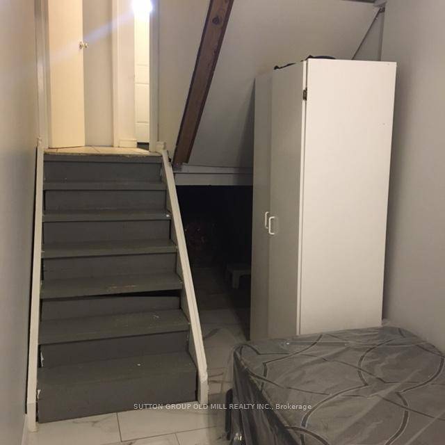 Conveniently Located Near Albion Shopping Mall, Steps To TTC amp ; New LRT, Bus Stop, Shopping, Public Library, Place of Worship, School, Minutes to HWY, College, Suitable for Student, or ...