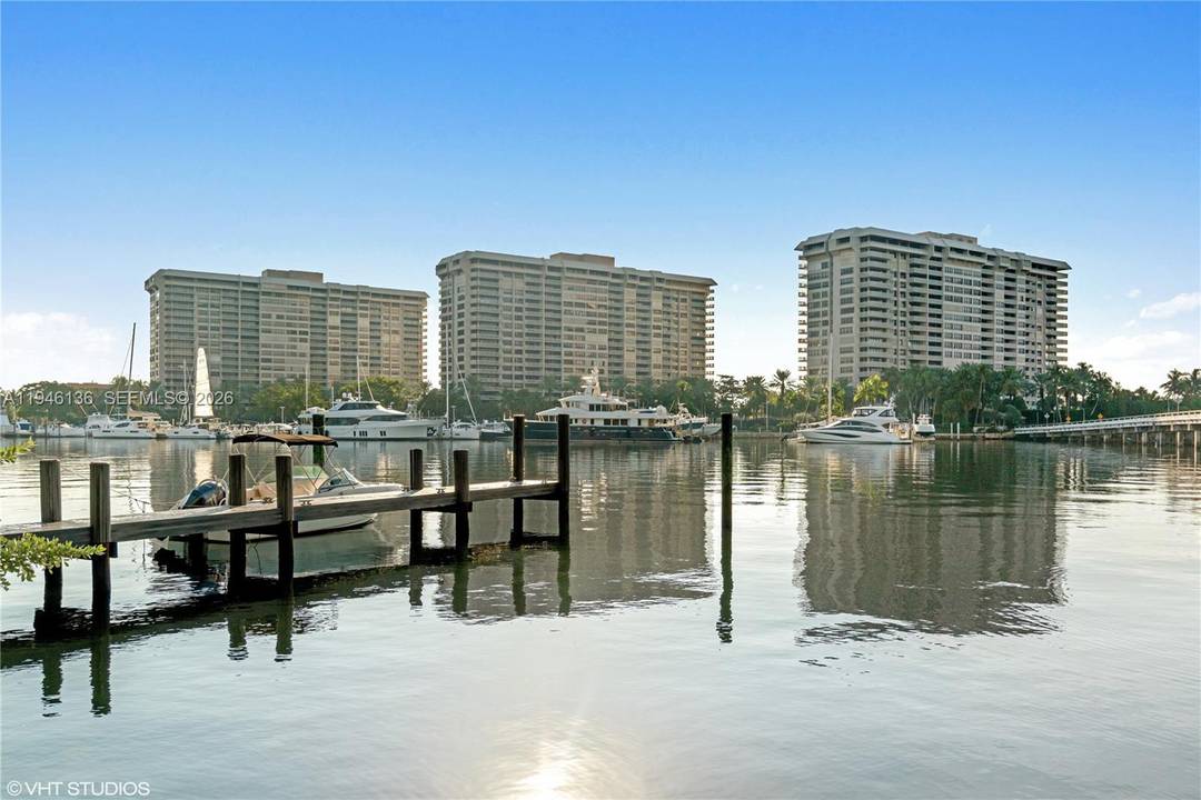 Welcome to this beautifully appointed 2 bedroom, 2 bath residence in the heart of Coconut Grove one of Miami s most desirable and walkable neighborhoods.