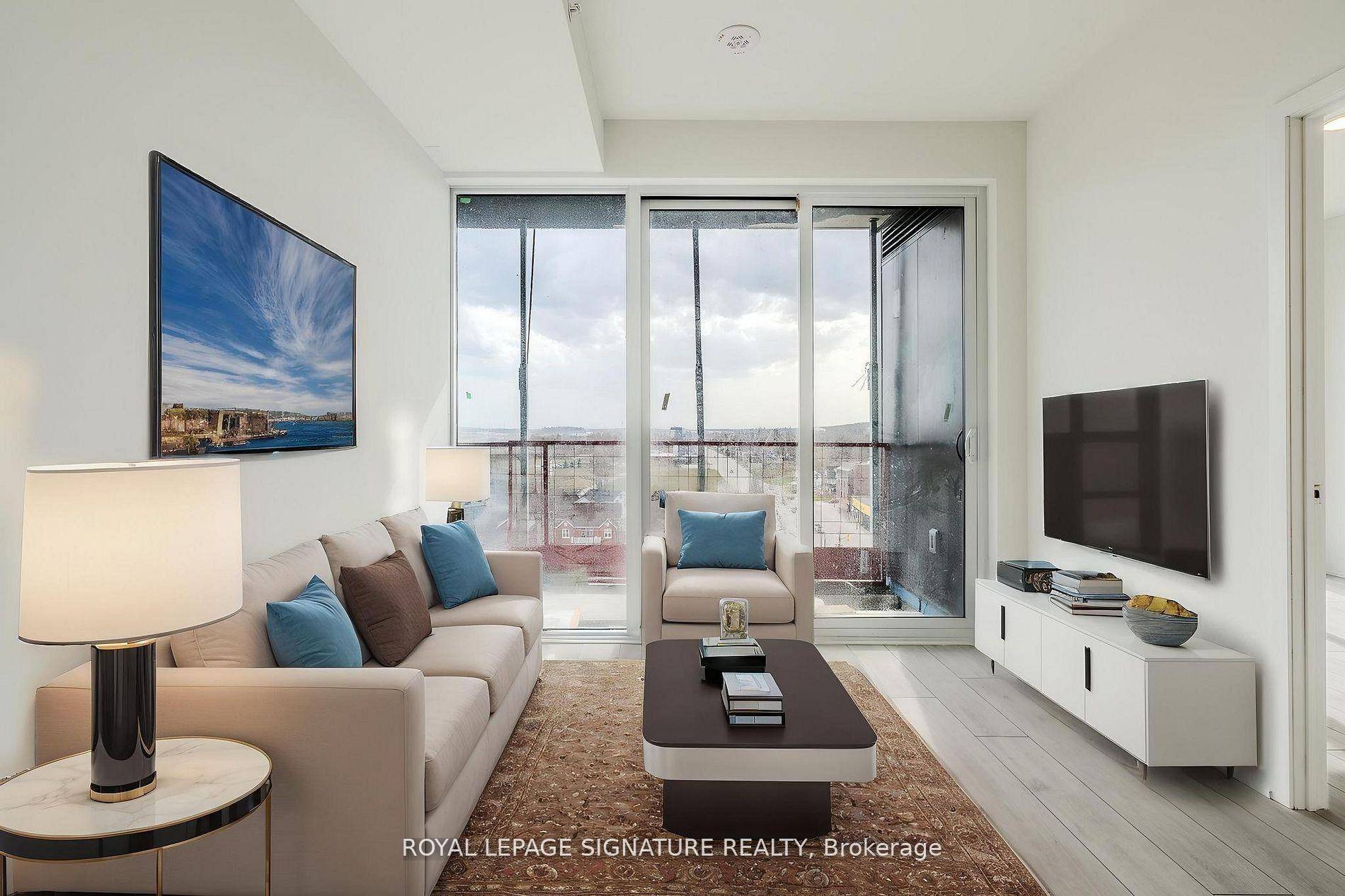 Welcome to Debut Waterfront Residences Barries first luxury high rise by the lake.