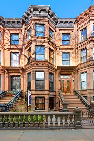 Located on a beautiful tree lined townhouse block in the heart of Park Slope, 769 Carroll Street is a stately, 20' wide historic townhome.