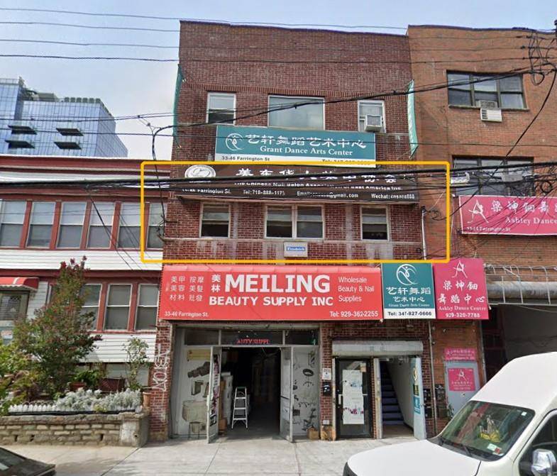 Spacious Second Floor Commercial Space for Lease in North Flushing Conveniently located in the heart of North Flushing, this expansive second floor commercial unit offers approximately 1, 250 square feet ...