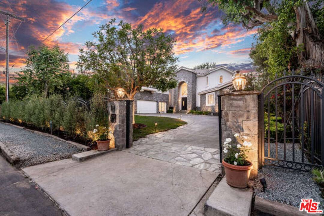11797 CHAPARAL ST 5.0 Brentwood LA