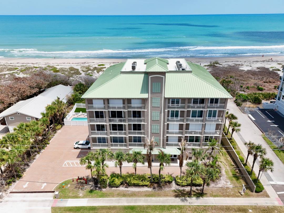 Rarely available, direct oceanfront, fully furnished luxury 3 bed, 3.