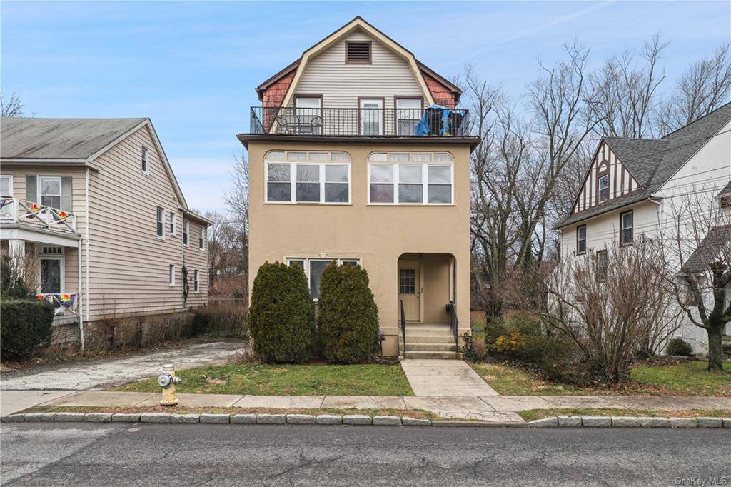 This 3 bedroom Bronxville apartment, situated on the first floor of a multi family house, boasts a spacious living room, dining room, office, shared yard and parking.