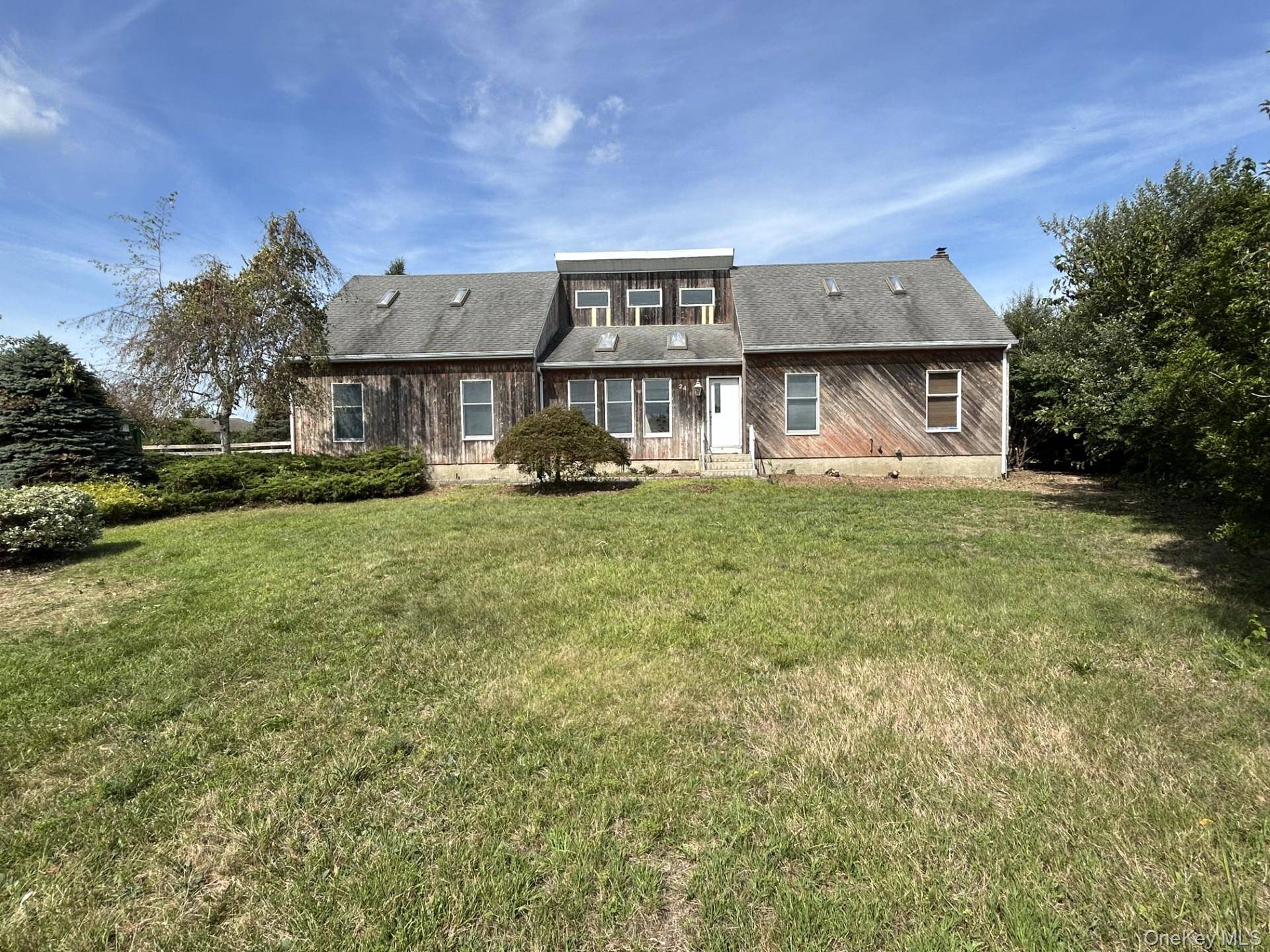 Hidden Gem. 4 Bedroom 3 Bath Contemporary nestled at end of Cul De Sac on.