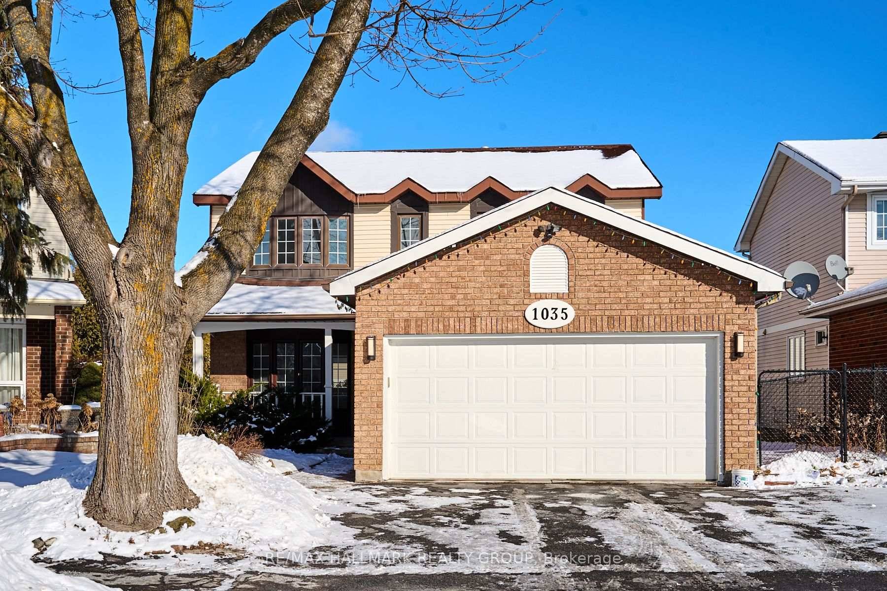 Spacious 4 Bedroom, 4 Bathroom Home in Popular Hunt Club ParkThis beautiful home offers 2200 sq.