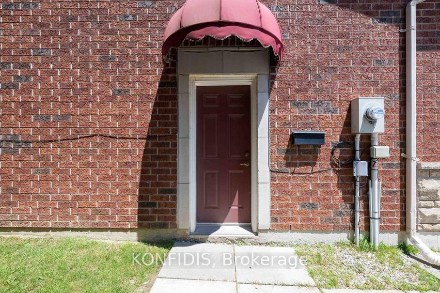 Experience comfort, convenience, and modern living in this bright and spacious 2 bedroom basement apartment, ideally located in a sought after North Oshawa neighbourhood.