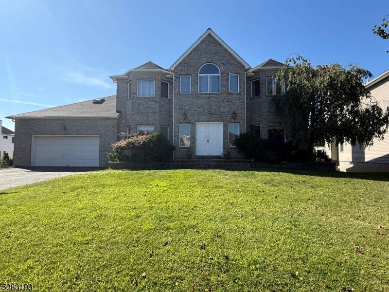 We are excited to present this lovely rental property located in the heart of Parsippany.