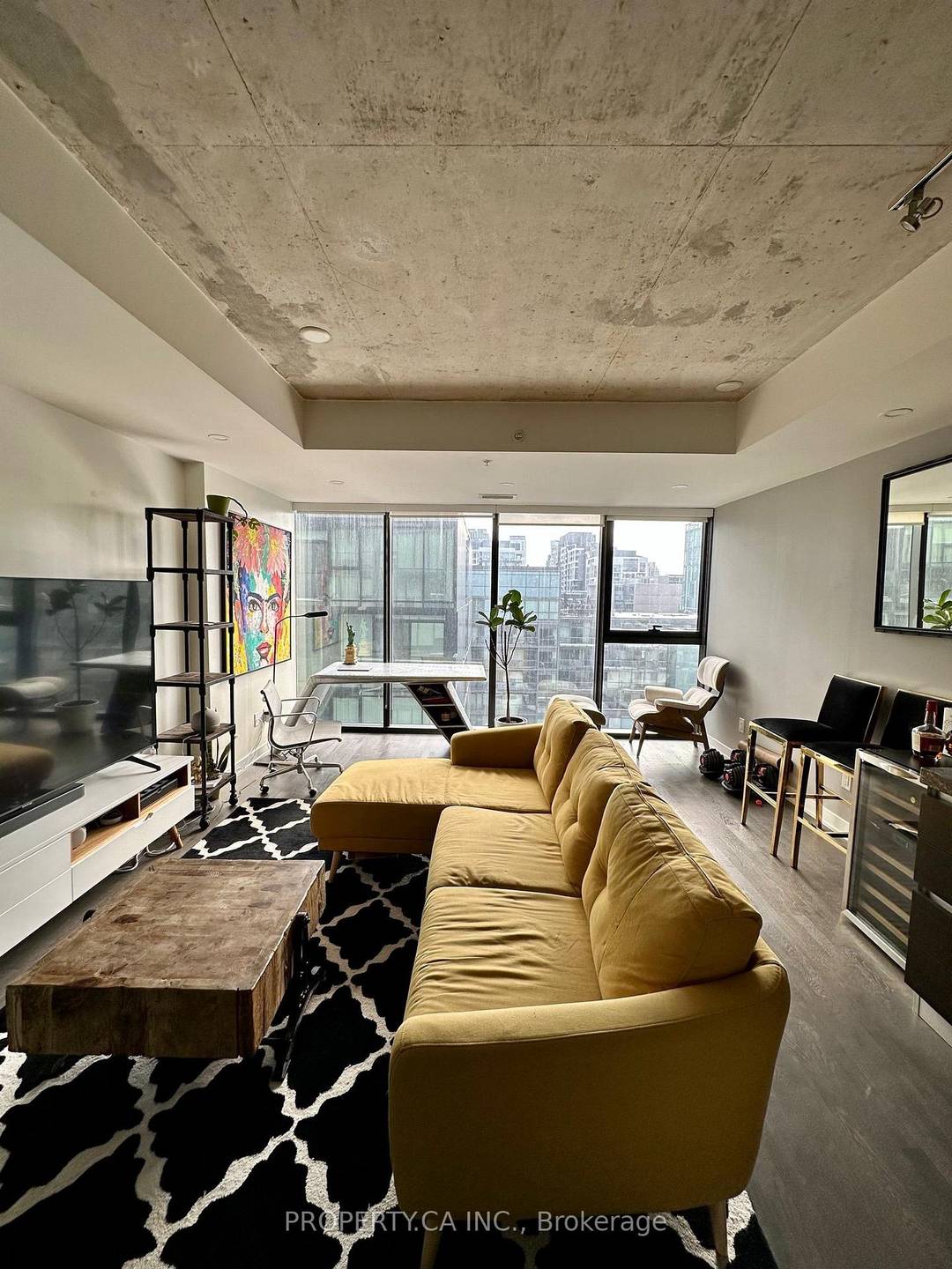 Experience luxury and extreme convenience living in one of Toronto's most sought after modern boutique buildings in the heart of the Fashion District on King West.