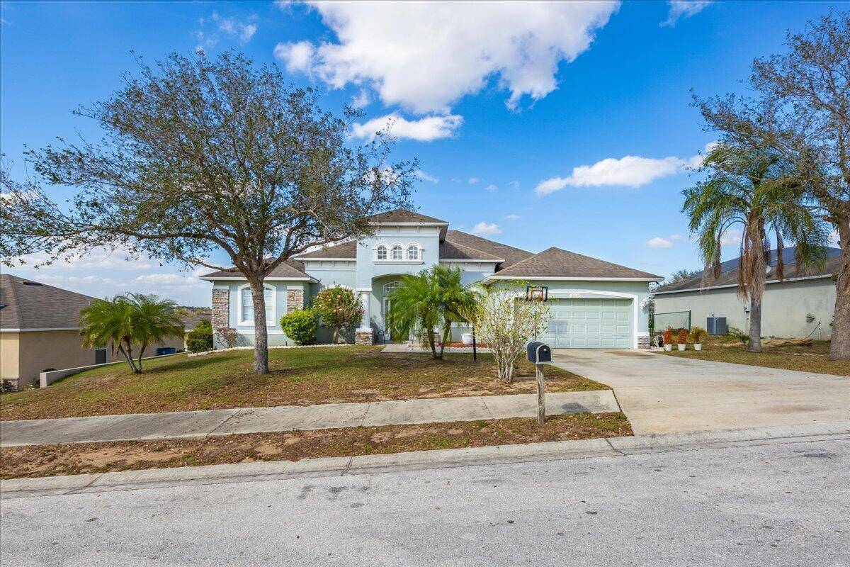 This charming single family home, located at Lake Wales, FL, Offering 2, 342 square feet of living space, this spacious residence features 4 bedrooms and 2 full bathrooms, all on ...