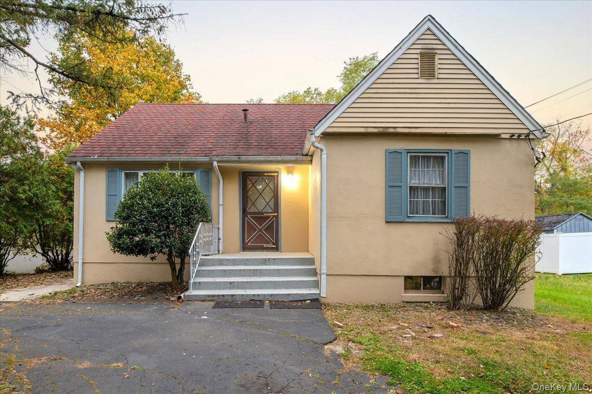 Welcome to 281 283 Old Haverstraw Road, Congers, NY a property full of charm, function, and opportunity !