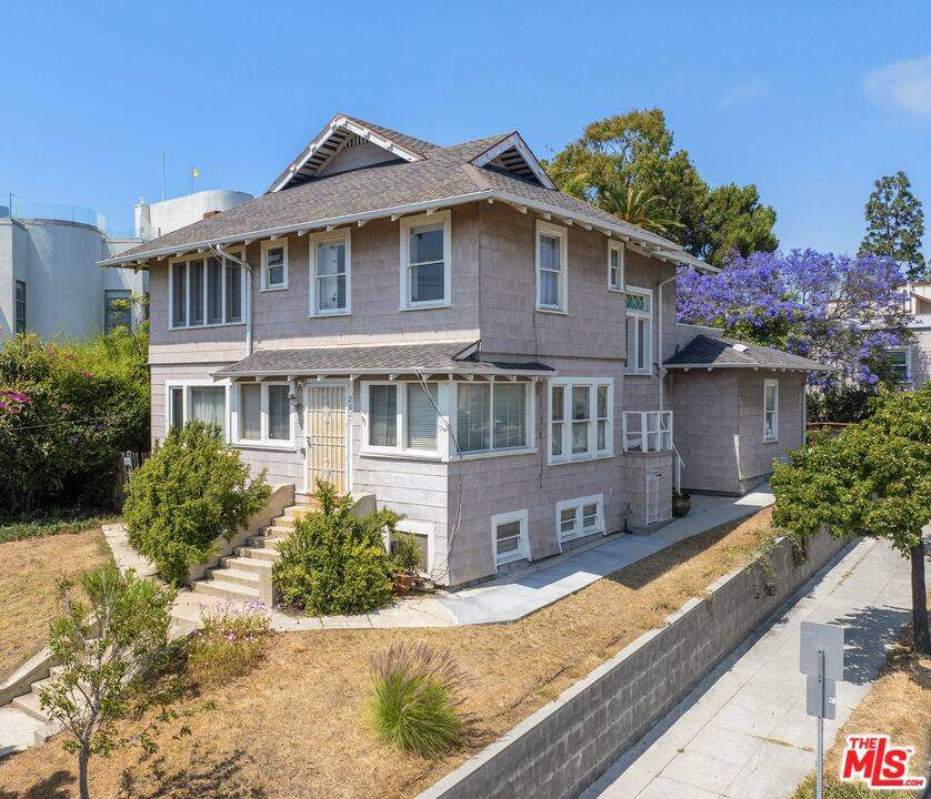 2027 3rd St 2BR Santa Monica La
