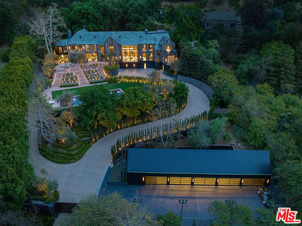 2650   Benedict Canyon Dr 7.0 Beverly Hills Post Office | B.H.P.O. LA