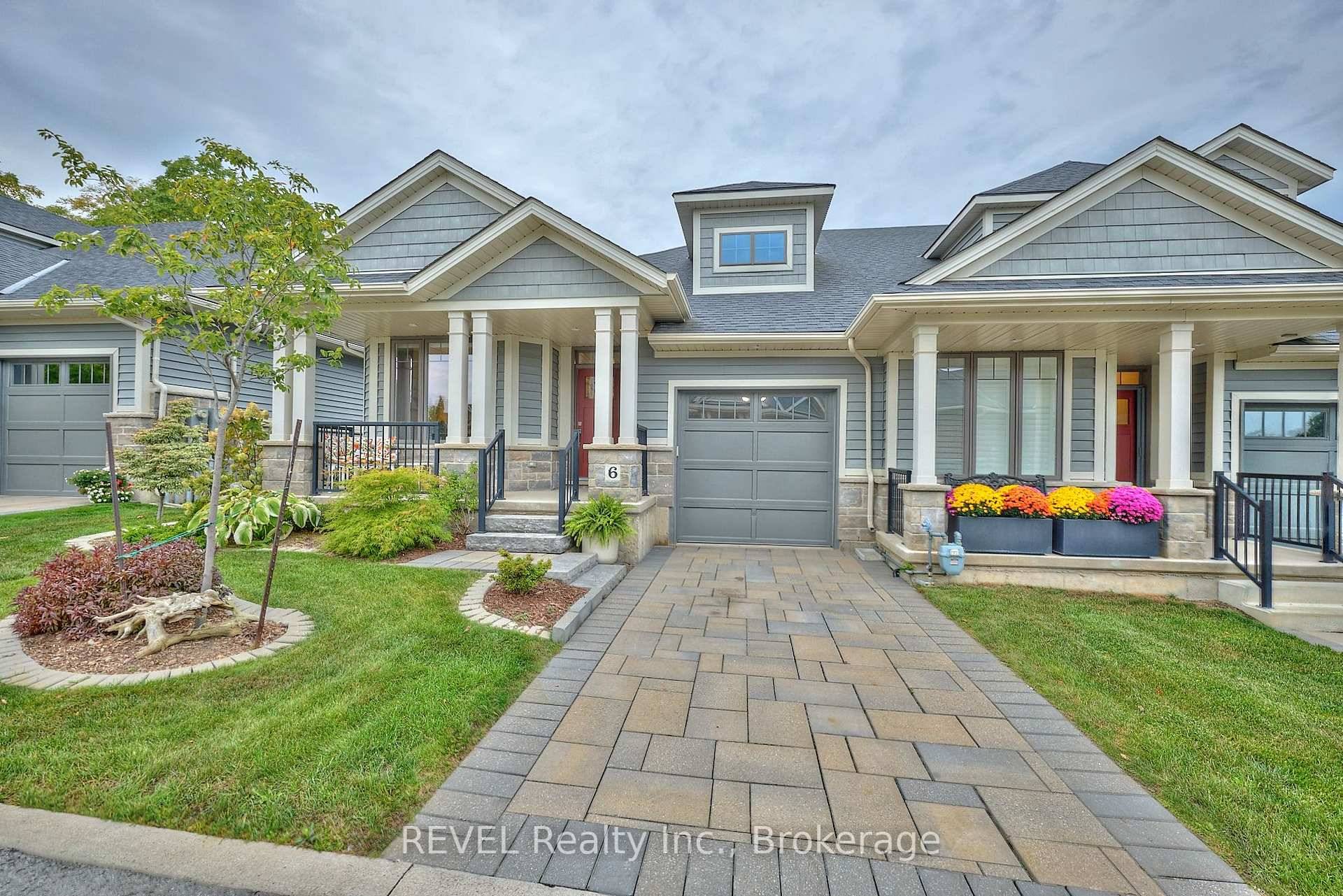 Situated in picturesque Jordan, this charming end unit bungalow was built by Phelps Homes in 2019 and is truly the complete package !