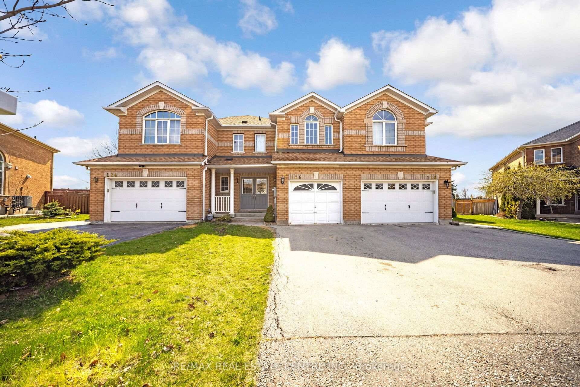 Welcome To This Stunning, Upgraded 3 Bedroom, 2 Storey Freehold Townhouse Perfectly Located In A High Demand Area Just A 3 Mins.