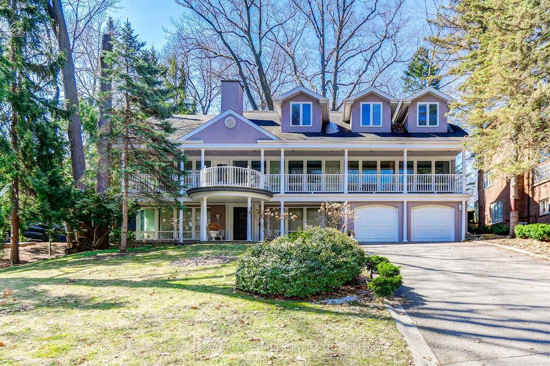 Prestigious Lincoln Woods location !