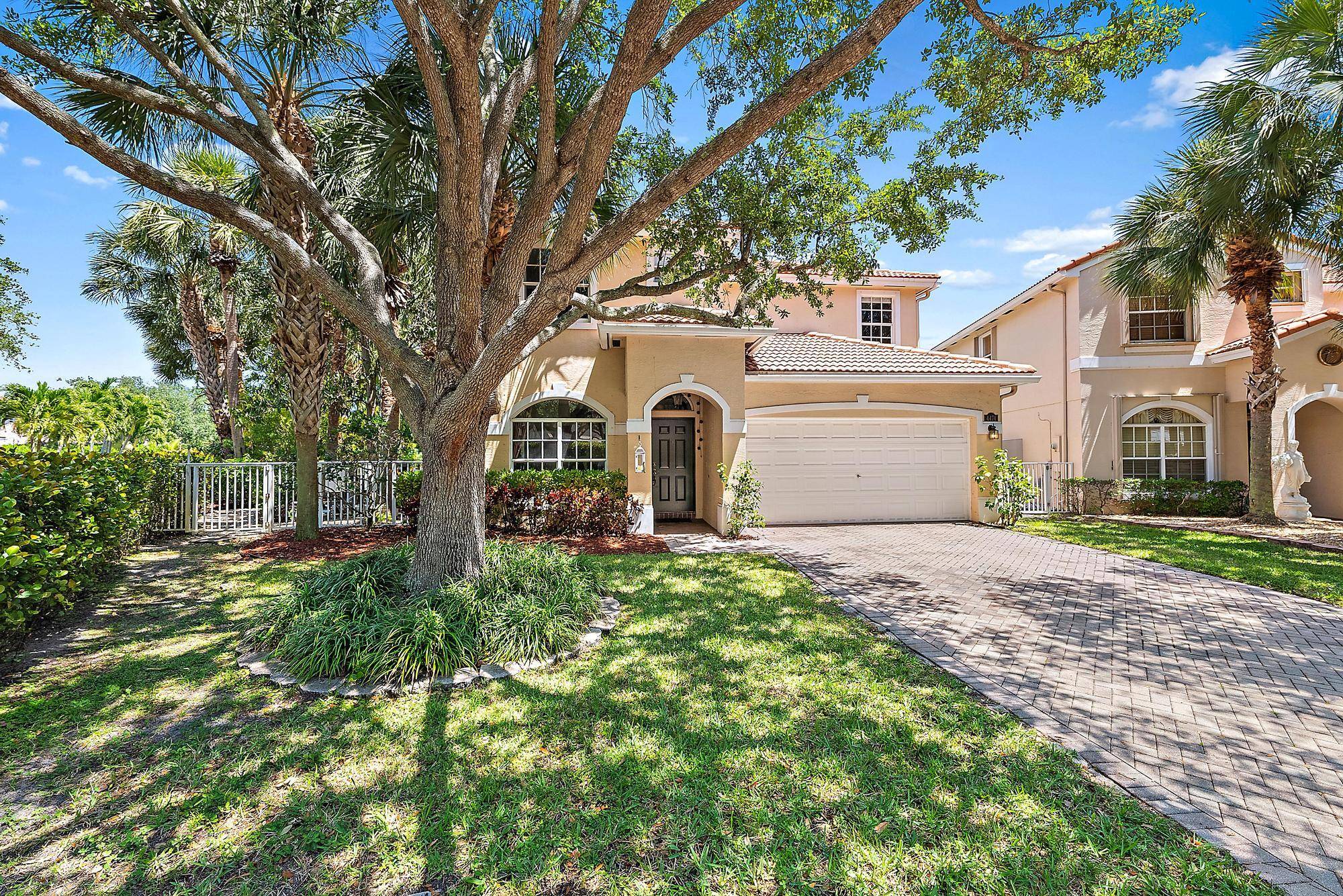 This 4BR 2. 5BA pool home in gated Villa Palma checks all the boxes remodeled kitchen, fresh flooring and a private backyard escape featuring a heated pool with a brand ...
