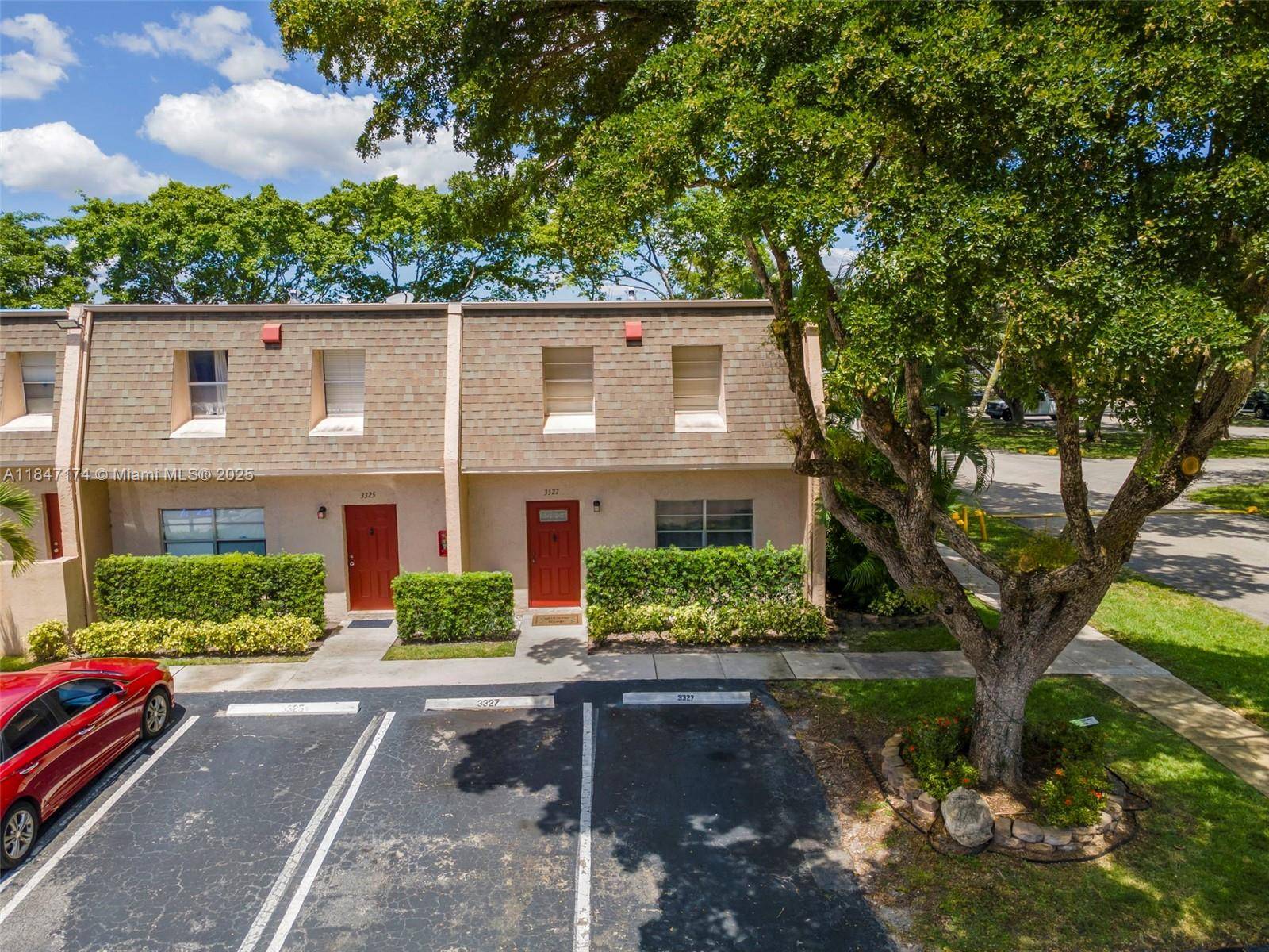 Tastefully Renovated 4 Bedroom Townhome in Pompano Beach Welcome to this spacious and well maintained 4 bedroom, 2.