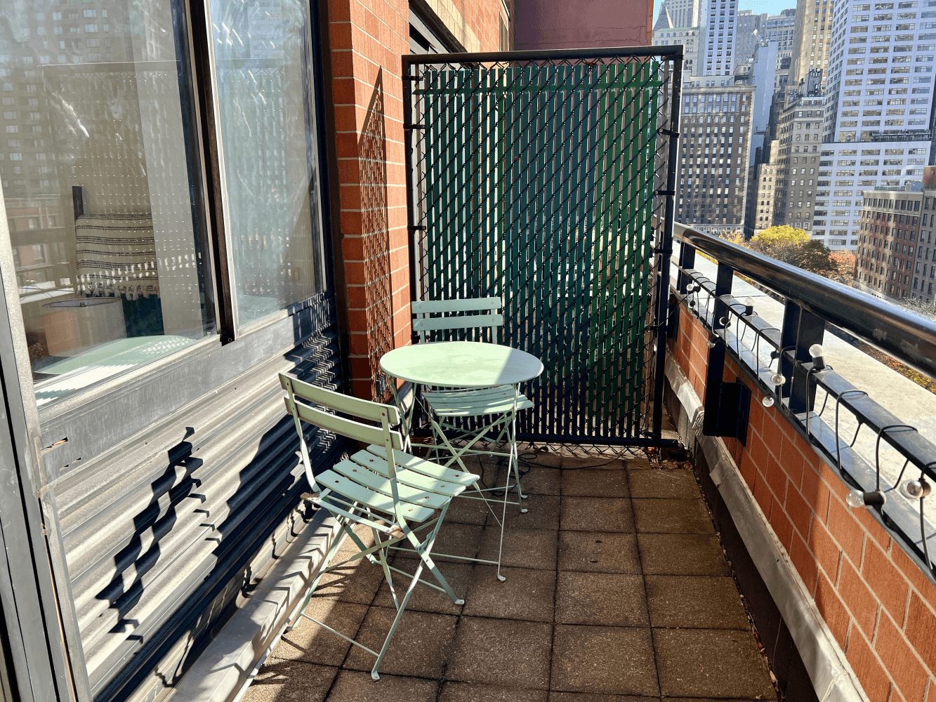 Rare 1 Bedroom Apartment with Balcony and Stunning Views in Battery Park City Welcome to your dream home in Manhattan's most serene and picturesque neighborhood !