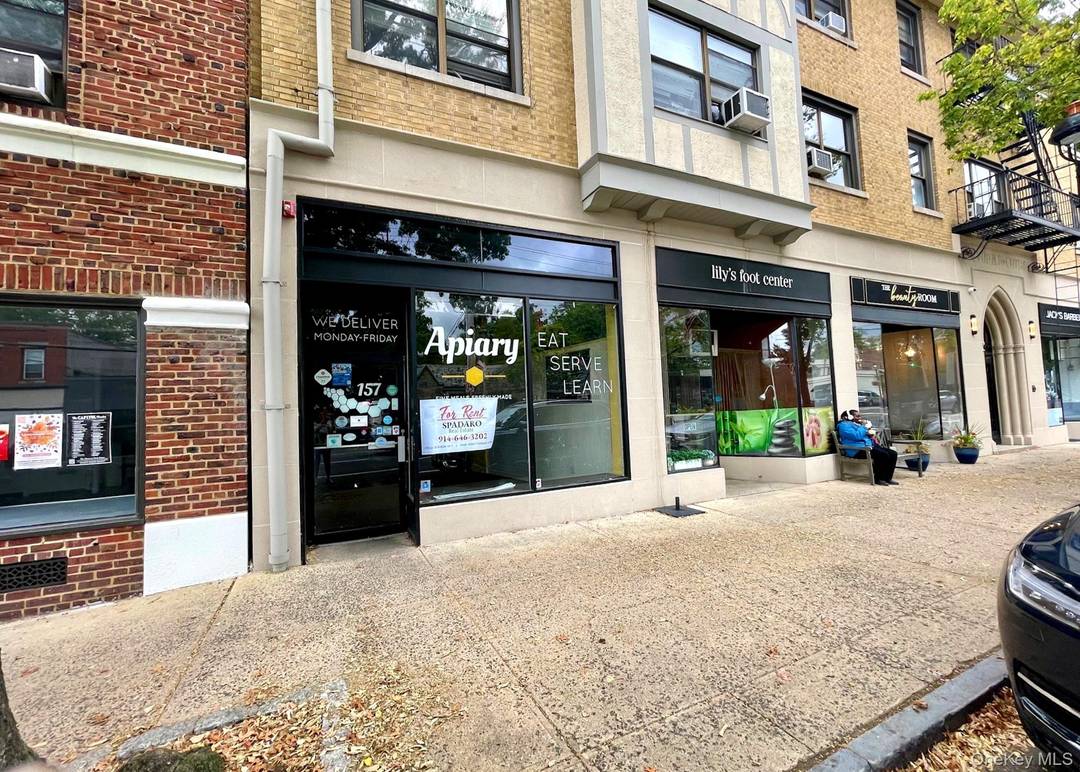 Highly visible retail location with abundant municipal and street parking.