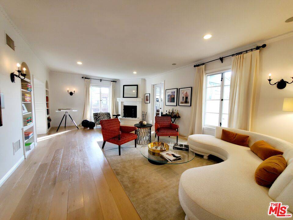 1416 HAVENHURST DR 2BR Hollywood Hills East La