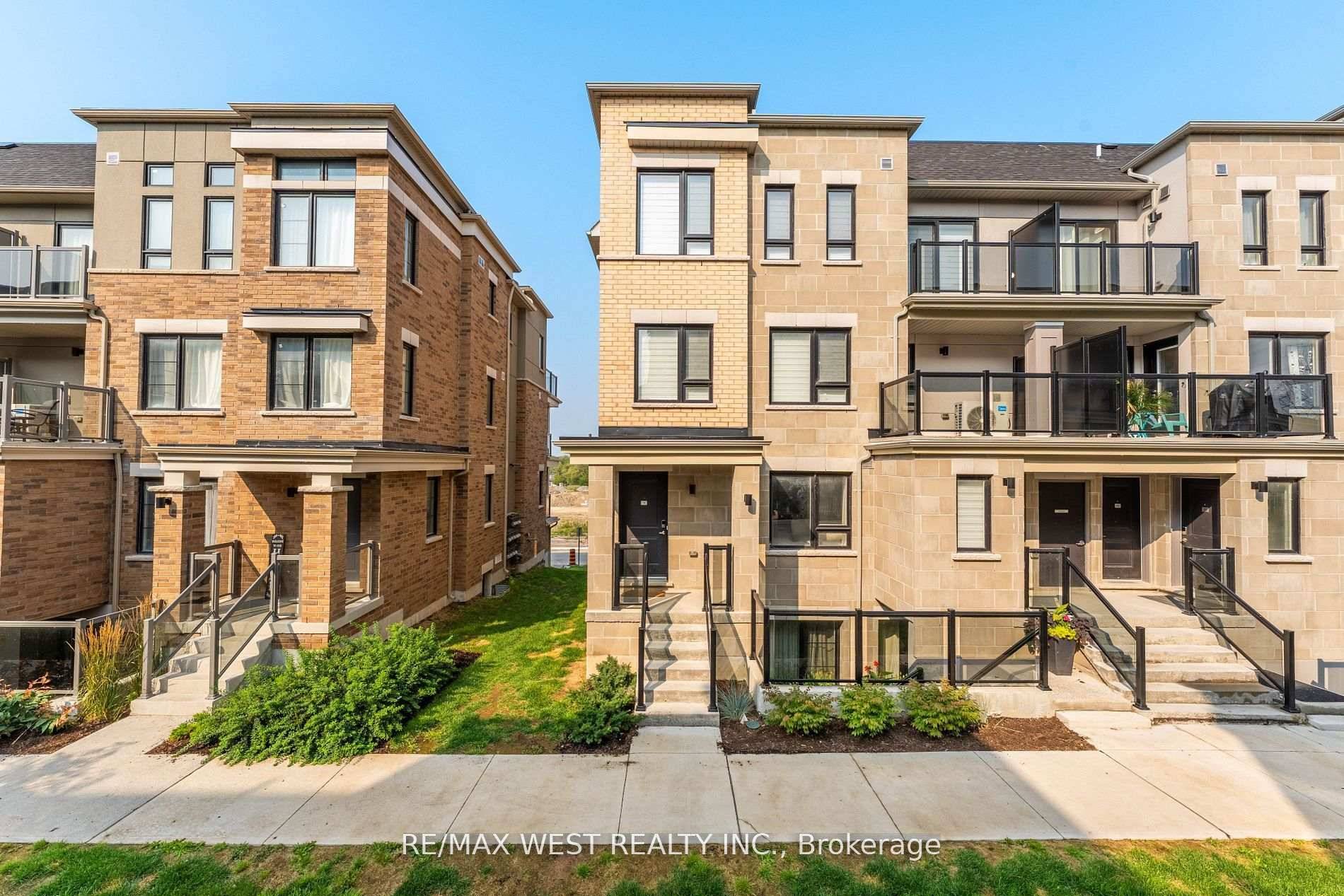 Imagine waking up to views of Lake Ontario and stepping outside to enjoy kilometres of picturesque trails, lush parkland, and a vibrant waterfront.