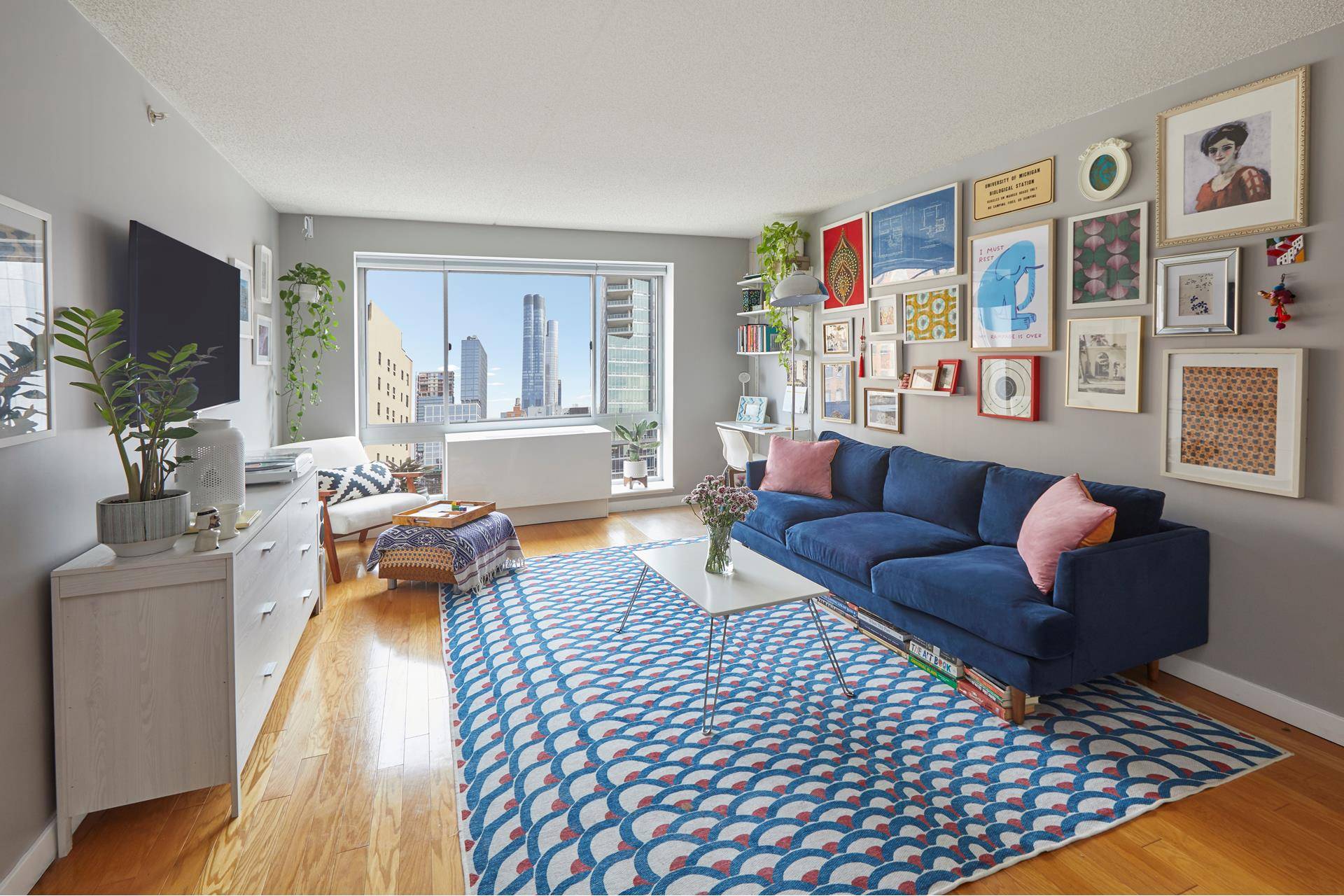 Welcome to this wonderful, sun filled, one bedroom now available at one of the most coveted buildings in the West Chelsea gallery district.