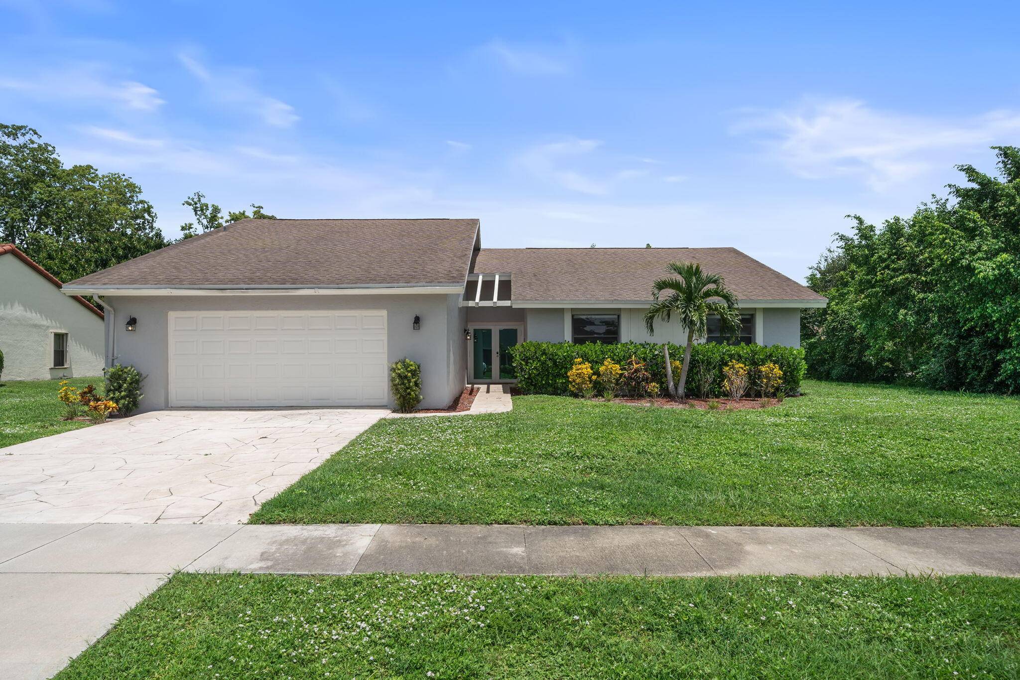 Discover modern elegance in this beautifully renovated 3 bedroom, 2 bathroom single family home in Wellington.