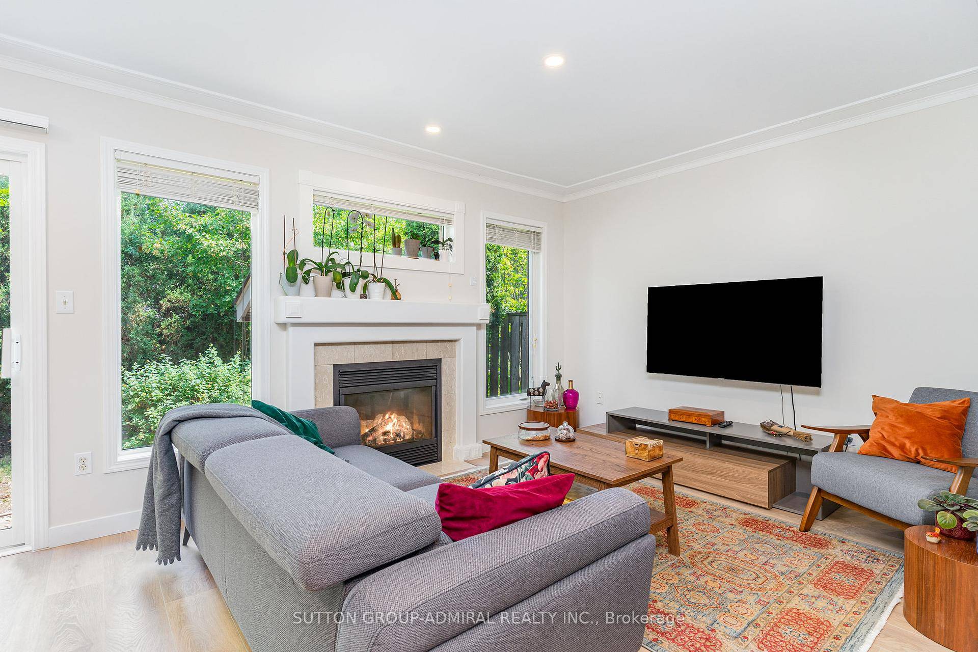 Welcome To This Stunning Executive Townhouse On A Quiet Court In Wonderful West Oak Trails Neighborhood.
